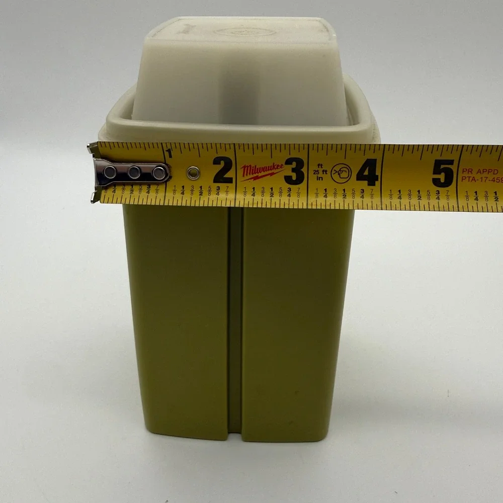 Tupperware vintage avocado